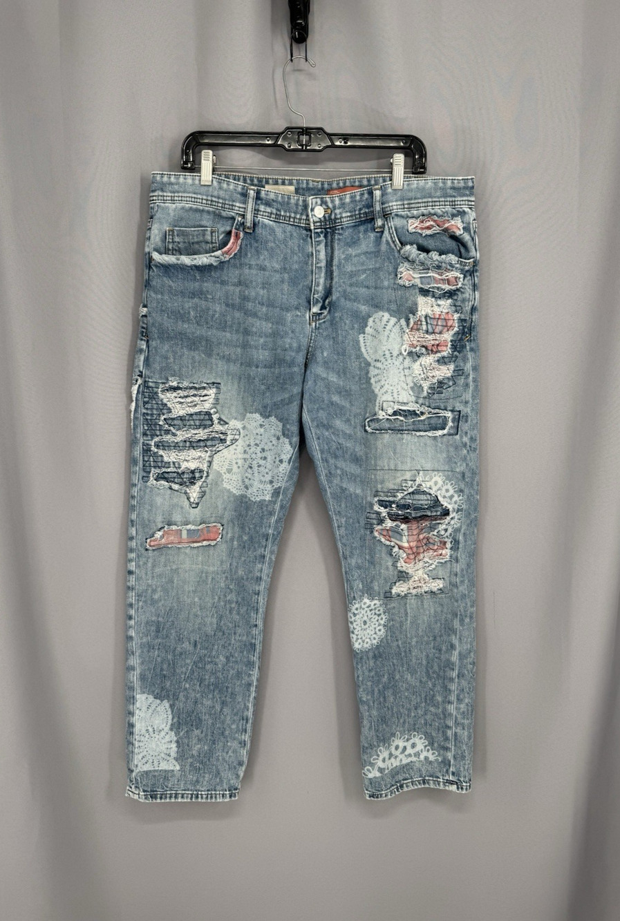 Anthro Pilcro Jeans Womens 32 Light Wash Mid Rise Distressed Boho Chic Trashy